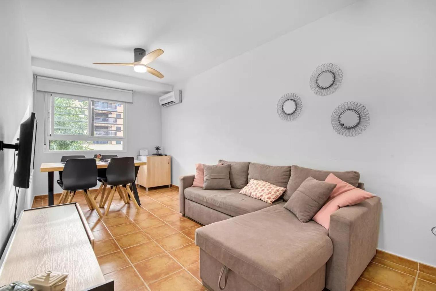 Apartamento Con Piscina Ideal Familias 칠체스 외부 사진